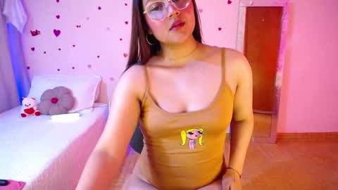 Ashlei Evanz online show from November 14, 2025, 5:17 am