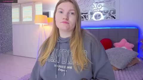 AshleyJonse online show from February 25, 2026, 6:12 am