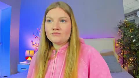 AshleyJonse online show from May 5, 2026, 5:26 am
