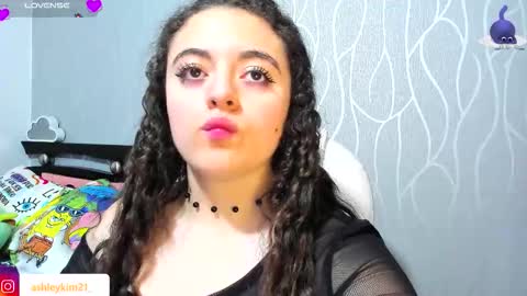 .. Ashley .. online show from January 18, 2026, 12:14 am