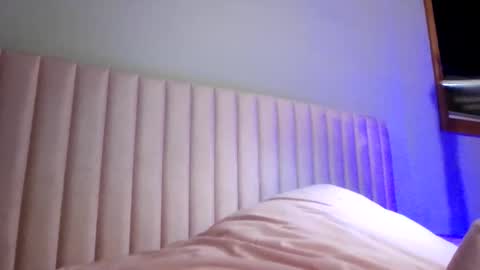 ashleymaddyyyy647935 online show from April 27, 2026, 5:49 am