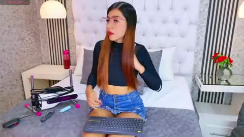 Snapshot of ashleyroberh chatting on April 16, 2026, 7:47 pm AshleyRoberh online show from April 16, 2026, 7:47 pm