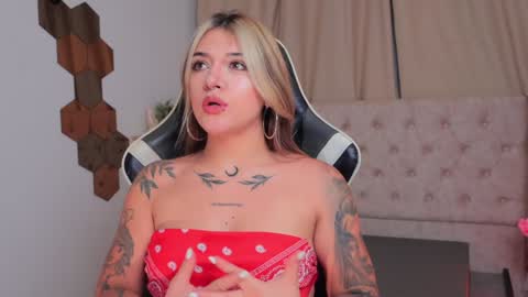 Ashley Lauren online show from December 6, 2024, 4:03 am
