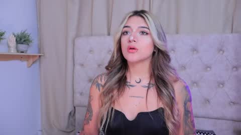 Ashley Lauren online show from December 16, 2024, 4:02 am
