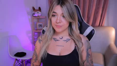 Snapshot of ashleyvalirya chatting on September 17, 2025, 3:52 am Ashley Lauren online show from September 17, 2025, 3:52 am