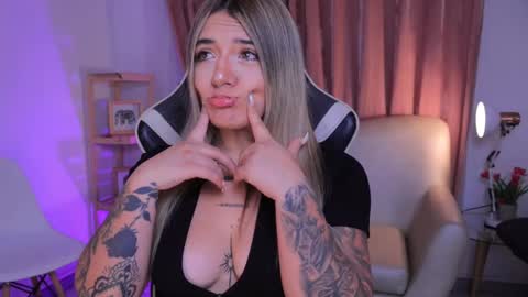 Snapshot of ashleyvalirya chatting on September 18, 2025, 4:14 am Ashley Lauren online show from September 18, 2025, 4:14 am