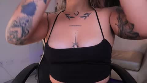 Snapshot of ashleyvalirya chatting on October 17, 2025, 4:15 am Ashley Lauren online show from October 17, 2025, 4:15 am