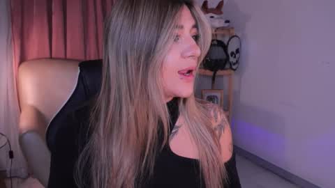 Snapshot of ashleyvalirya chatting on October 23, 2025, 4:12 am Ashley Lauren online show from October 23, 2025, 4:12 am