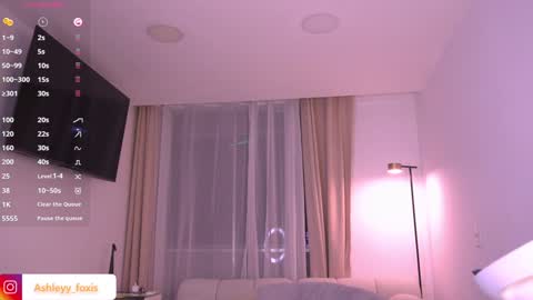 Snapshot of ashleyyfox_ chatting on December 20, 2024, 4:09 am Ashley Fox online show from December 20, 2024, 4:09 am