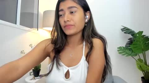 ashllovee online show from January 17, 2025, 11:40 pm