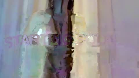 ashllovee online show from April 17, 2026, 1:19 am
