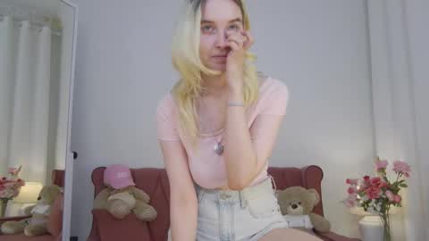 Snapshot of ashly_cherry chatting on September 29, 2025, 11:15 am ashly_cherry online show from September 29, 2025, 11:15 am