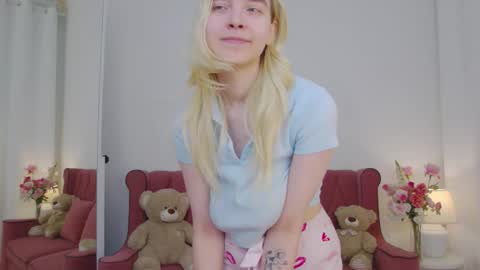 Snapshot of ashly_cherry chatting on October 15, 2025, 11:43 am ashly_cherry online show from October 15, 2025, 11:43 am