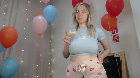 ashly_cherry online show from May 1, 2026, 1:05 pm