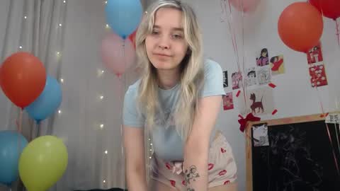 ashly_cherry online show from May 4, 2026, 1:07 pm