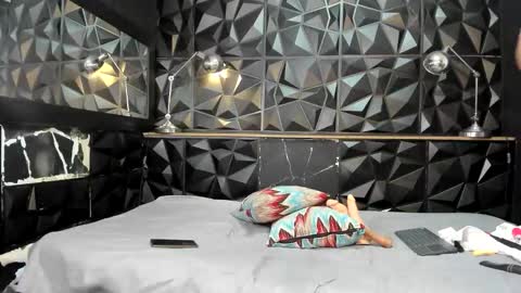 ashlybenison online show from March 18, 2026, 4:59 am