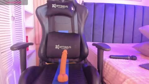 Snapshot of ashlye_miller_ chatting on December 17, 2024, 6:45 am ashlye_miller_ online show from December 17, 2024, 6:45 am