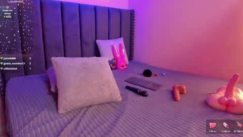 Snapshot of ashlye_miller_ chatting on January 17, 2025, 6:47 am ashlye_miller_ online show from January 17, 2025, 6:47 am