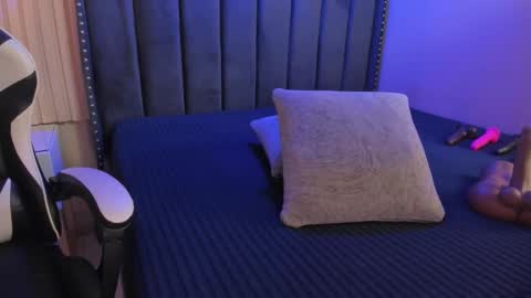 Snapshot of ashlye_miller_ chatting on February 18, 2026, 4:19 am ashlye_miller_ online show from February 18, 2026, 4:19 am