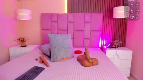 ashlye_miller_ online show from April 28, 2026, 7:52 pm
