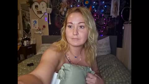 Snapshot of ashlynnstarr chatting on February 16, 2025, 7:16 pm Ashlynn Starr online show from February 16, 2025, 7:16 pm