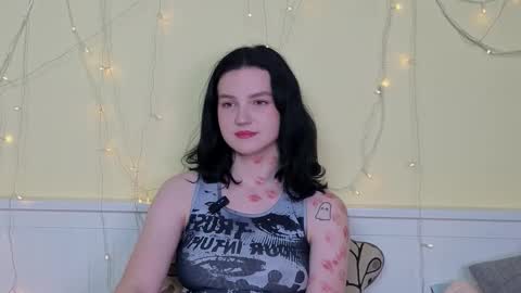 Kristine online show from November 14, 2025, 7:40 am