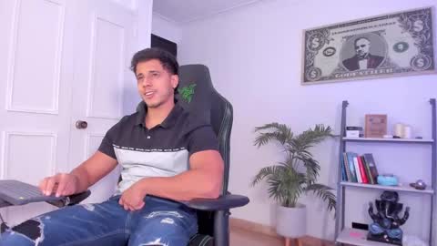 Snapshot of ashton_coleman_ chatting on September 16, 2025, 1:39 am my name real is camilo online show from September 16, 2025, 1:39 am