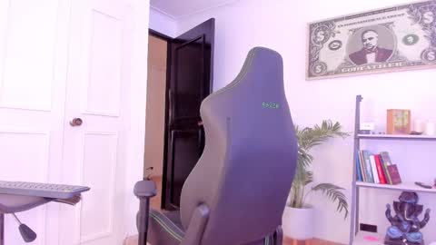 Snapshot of ashton_coleman_ chatting on September 30, 2025, 5:18 pm my name real is camilo online show from September 30, 2025, 5:18 pm