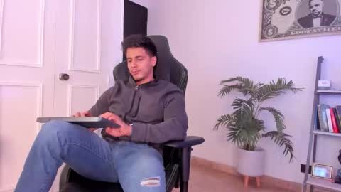 Snapshot of ashton_coleman_ chatting on October 21, 2025, 3:18 am my name real is camilo online show from October 21, 2025, 3:18 am