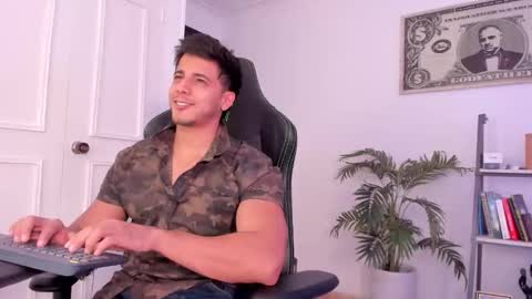 Snapshot of ashton_coleman_ chatting on October 22, 2025, 4:57 am my name real is camilo online show from October 22, 2025, 4:57 am