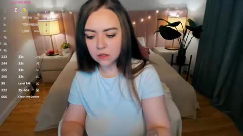 Your girlfriend online show from October 7, 2025, 11:02 pm