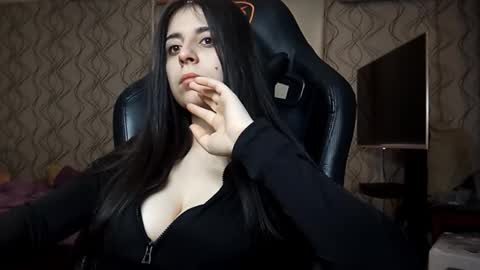 Lina online show from February 10, 2026, 12:26 am