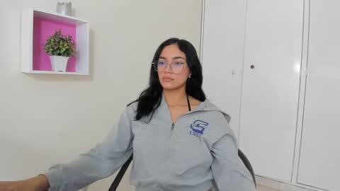 Camila online show from March 1, 2025, 12:56 pm