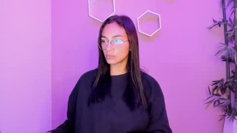 Camila online show from March 11, 2026, 1:17 pm