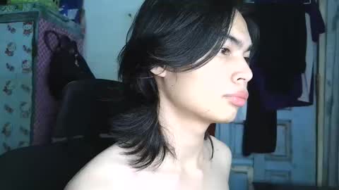 asian_babyboi online show from November 11, 2025, 10:48 am
