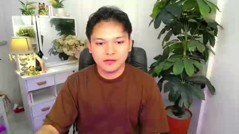 asian_handsomexx online show from November 5, 2025, 12:27 pm