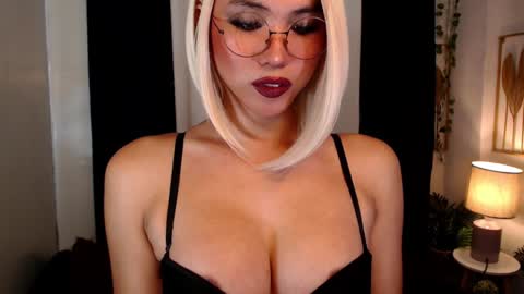 Snapshot of asian_hinata chatting on December 9, 2024, 3:40 am hinata online show from December 9, 2024, 3:40 am