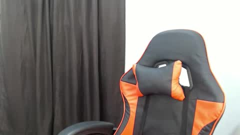 KRISTELLE online show from October 26, 2025, 9:04 am