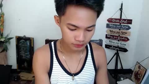 asian_lover05 online show from October 28, 2025, 8:22 pm