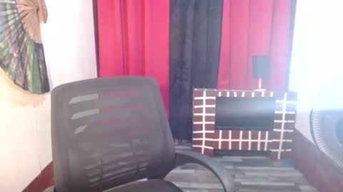 Lovely online show from December 9, 2024, 4:37 pm