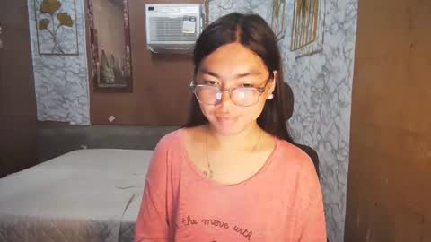 Rhean online show from October 6, 2025, 10:51 pm