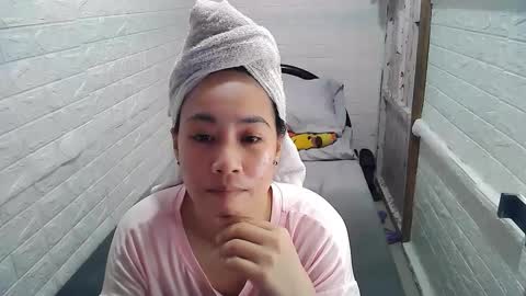 Trixie online show from February 5, 2025, 1:33 pm