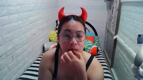 Snapshot of asian_sexydimples chatting on November 2, 2025, 11:34 am Trixie online show from November 2, 2025, 11:34 am