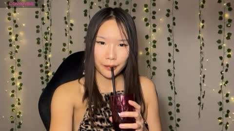 Snapshot of asian_vi chatting on October 12, 2025, 8:57 am My name Vi online show from October 12, 2025, 8:57 am