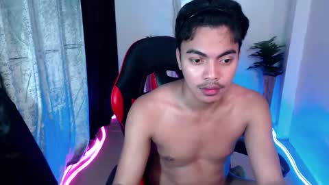 Snapshot of asianboyhunt chatting on September 29, 2025, 9:36 am Fev online show from September 29, 2025, 9:36 am