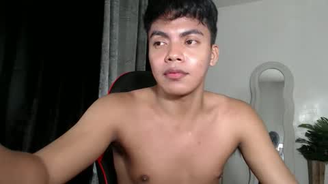 Snapshot of asianboyhunt chatting on October 29, 2025, 12:57 am Fev online show from October 29, 2025, 12:57 am