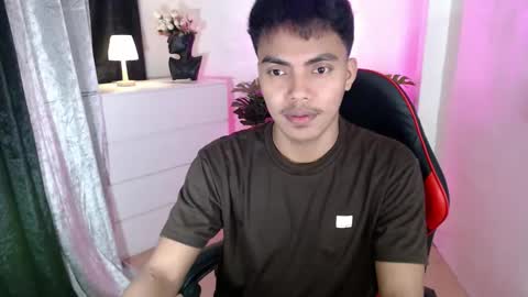 Snapshot of asianboyhunt chatting on November 9, 2025, 3:16 am Fev online show from November 9, 2025, 3:16 am