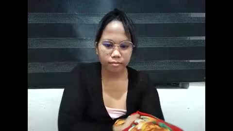 asiancreamy4u online show from February 19, 2026, 2:02 pm