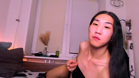 asiancvnt online show from January 18, 2026, 10:57 pm