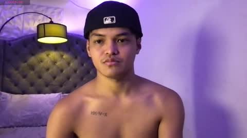 VICTORIA SCOTT online show from April 20, 2026, 1:58 pm